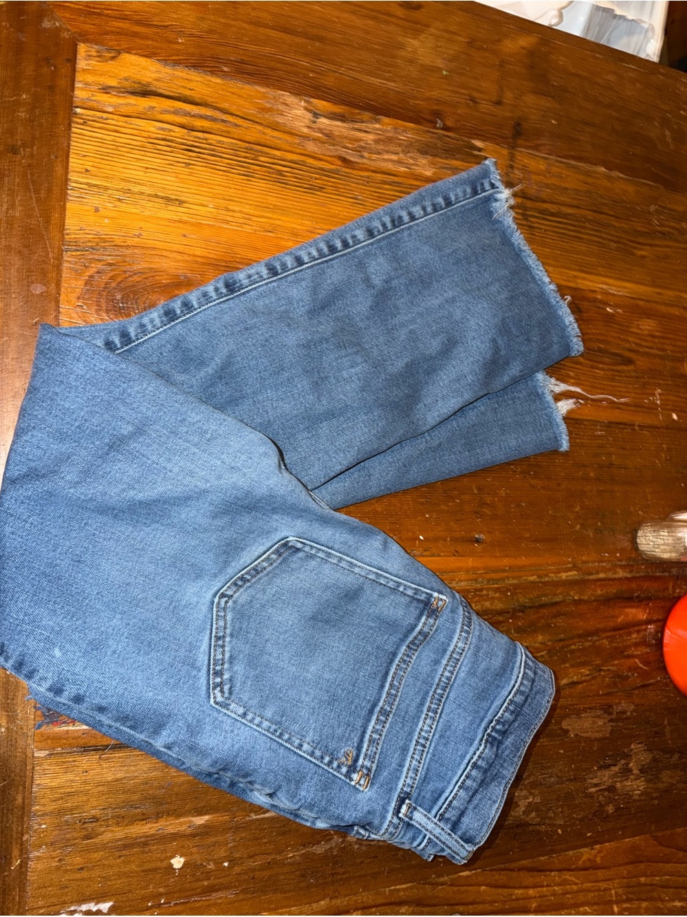 Madewell Mid-Rise Kick Out Jeans Size 27 Raw Hem Cropped Medium Wash